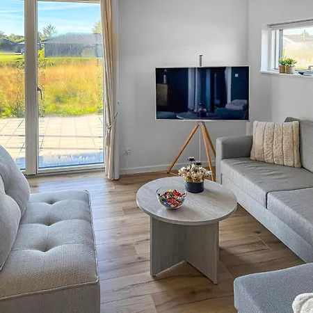 3 Bedroom Cozy In Ejstrupholm Hébergement de vacances